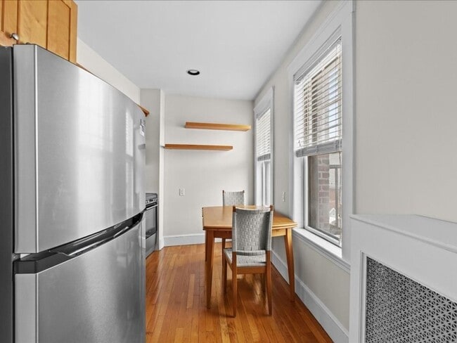 Building Photo - NICE 1 BEDROOM IN BRIGHTON ~ STAINLESS STEEL APPLIANCES, RECESSED LIGHTING