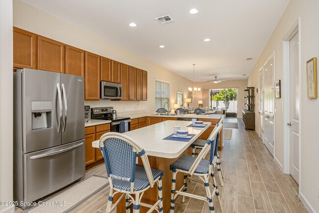 Building Photo - 724 Carlsbad Dr