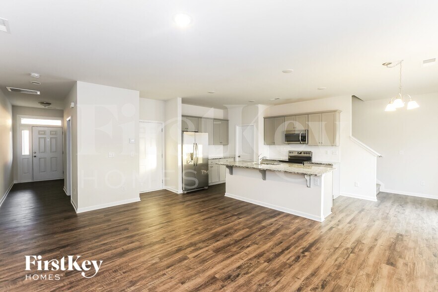 Building Photo - 10717 Rivergate Dr NW