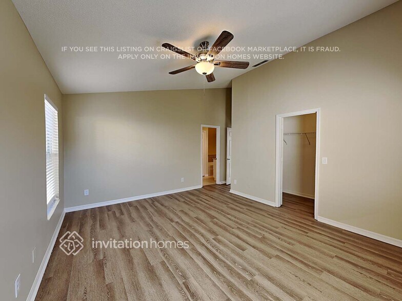 Building Photo - 14149 Castle Rock Dr