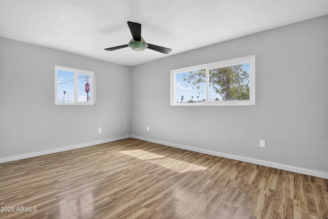 Building Photo - 1410 S 24th Ave