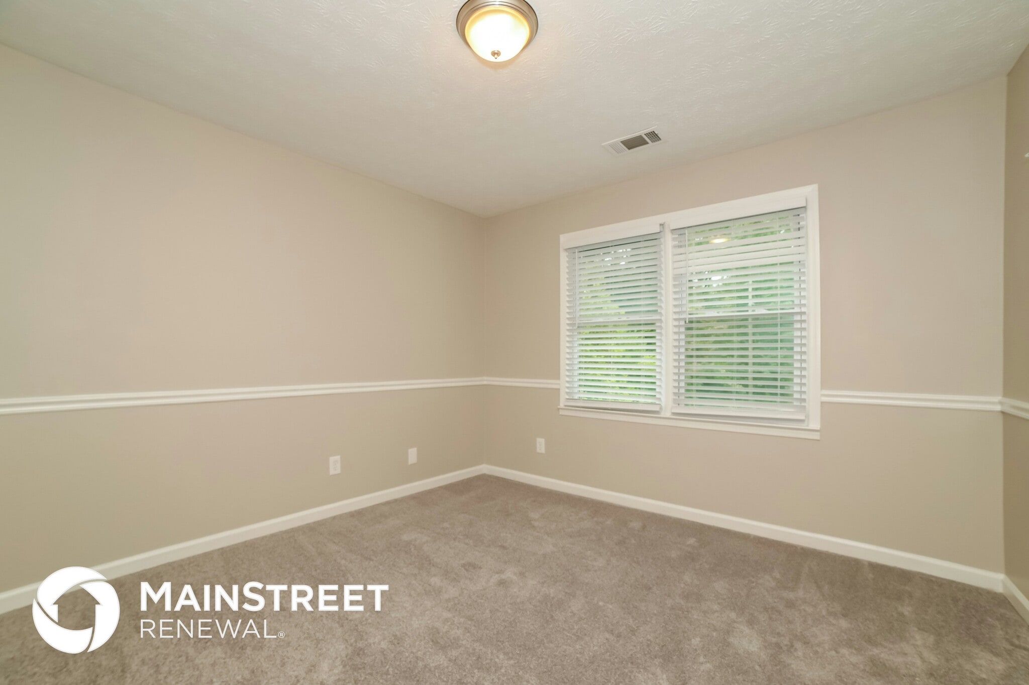 Building Photo - 8218 Lakeview Dr SW
