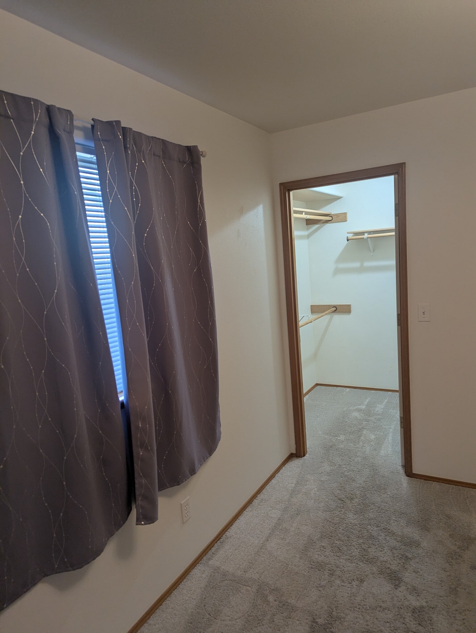 Building Photo - 808 Poplar Ave
