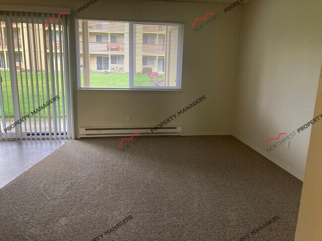 Interior Photo - r45a Laurel Court Apts.