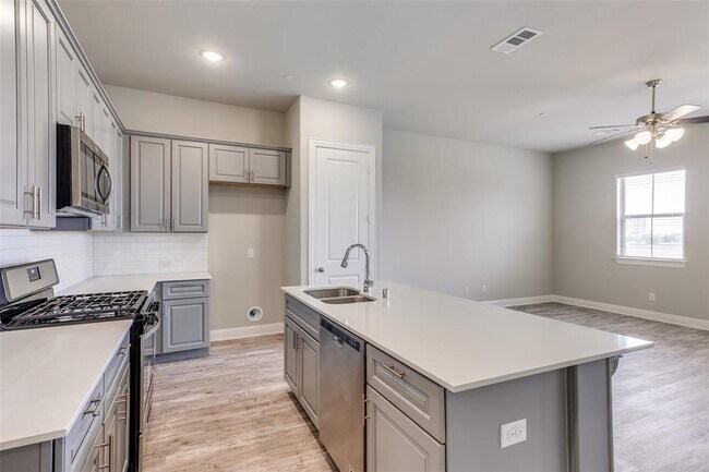 Building Photo - 4238 Shavano Dr