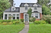 Building Photo - Beautiful Single Family in Bellevue Park