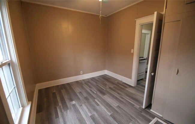 Building Photo - 212 W Central Ave