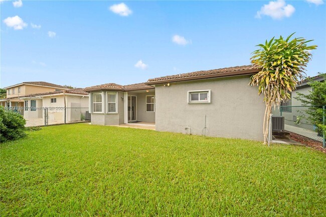 Building Photo - 12543 SW 119th Pl