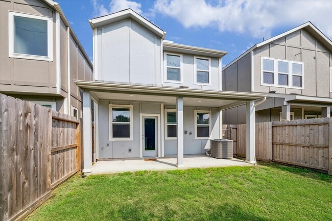 Building Photo - 1806 La Magnolia Dr