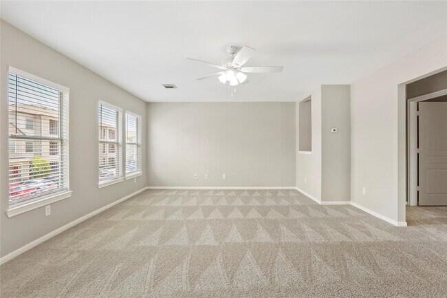 Building Photo - 8315 Greys Ln