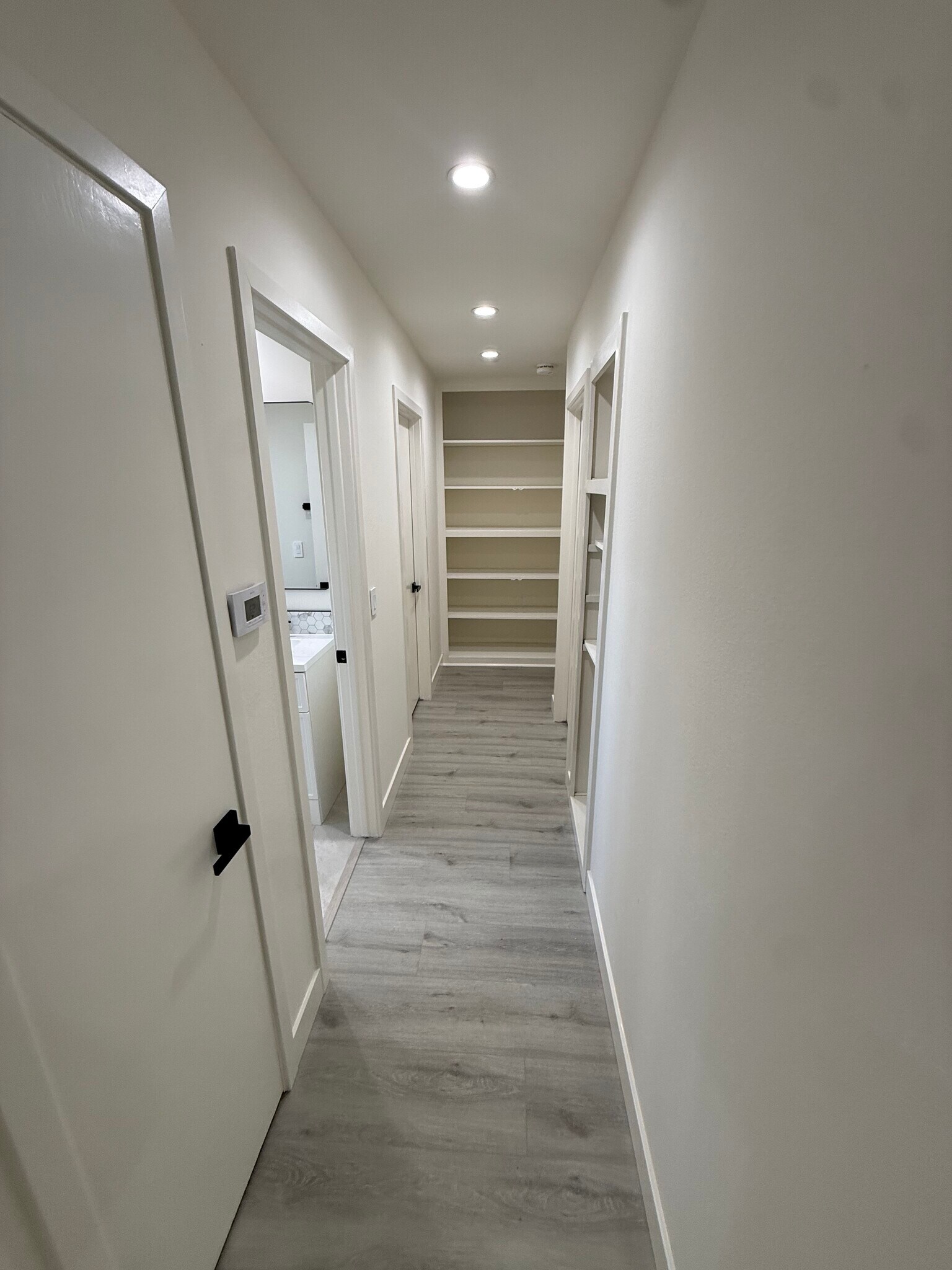 Building Photo - 6650 Sale Ave