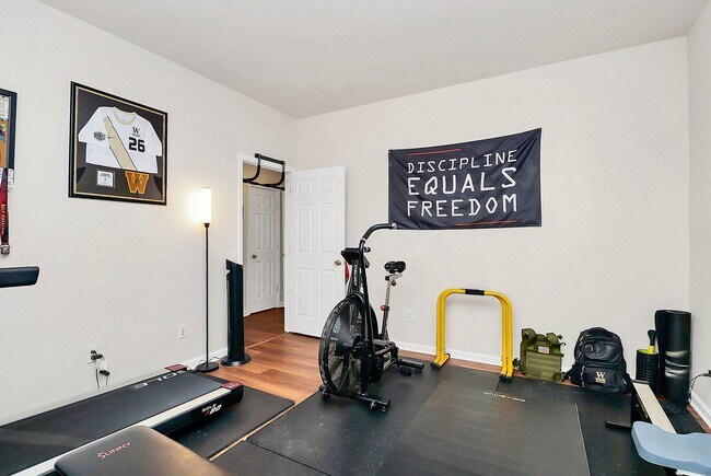 Building Photo - South Park Townhome for Rent!