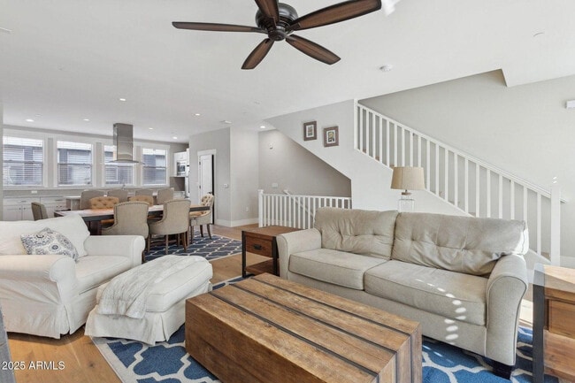 Building Photo - 1400 E Bethany Home Rd