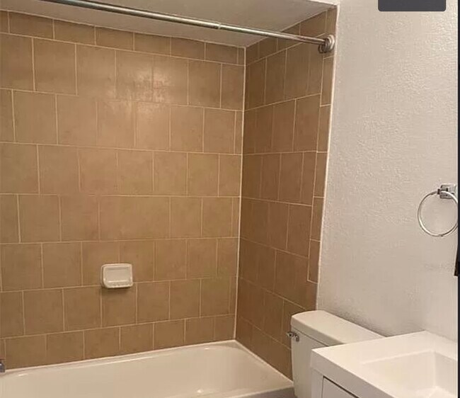 Building Photo - 7210 N Manhattan Ave