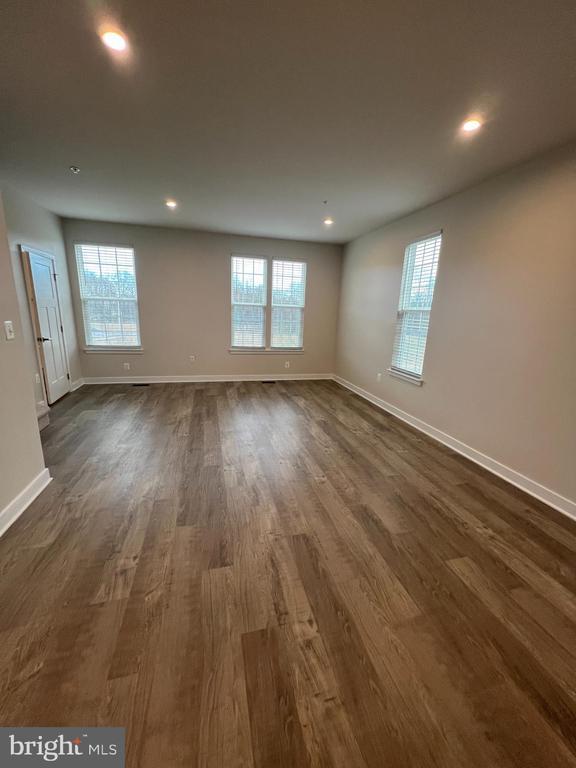 Building Photo - 1550 Adamson Wy