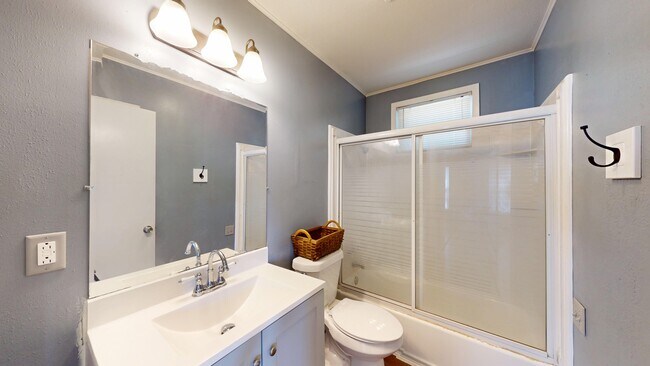 Building Photo - 7107 Westshire Dr