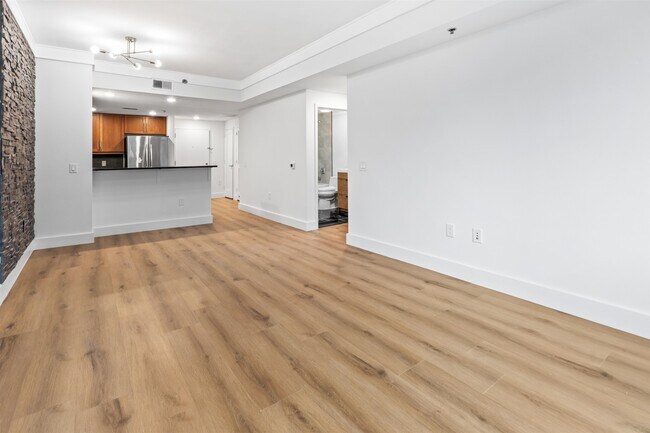 Building Photo - 800 Jackson St