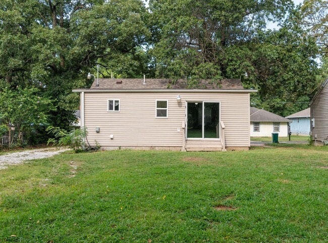 Building Photo - Available April 15!