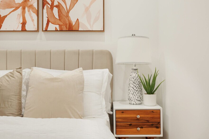 Building Photo - 1290 1st Ave