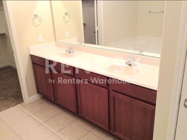 Building Photo - **Price Drop for Quick Move IN** A lot of House for the Money. Beautiful 4 bedroom home in Anna, Tx