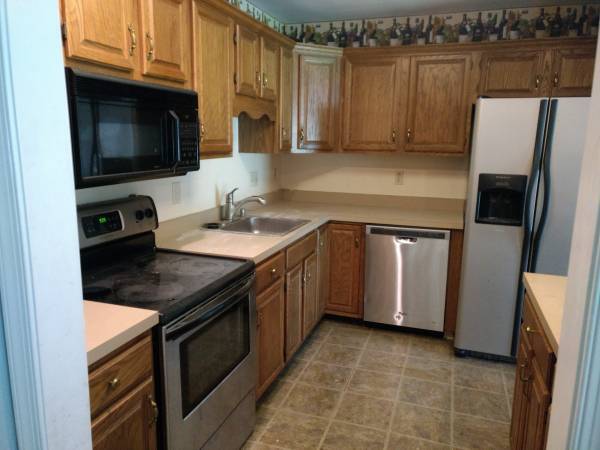 Building Photo - 420 Cherry Ln