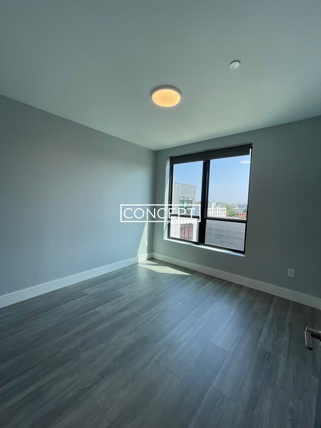 Building Photo - 365 Western Ave