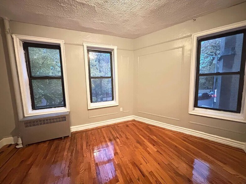 Building Photo - 55 W Mosholu Pkwy N