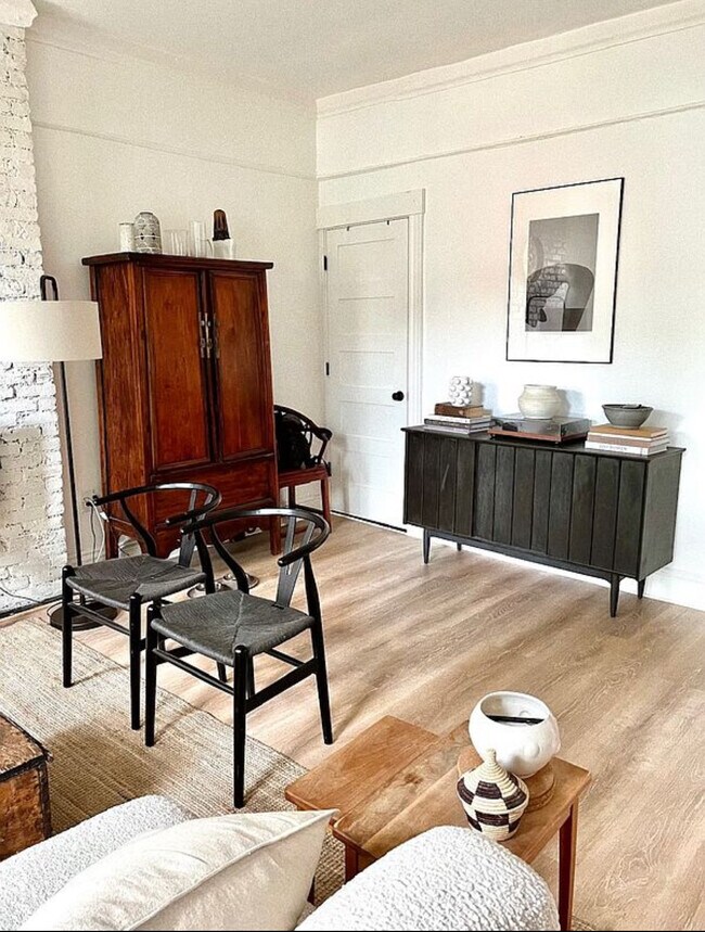 Building Photo - 393 Clermont Ave