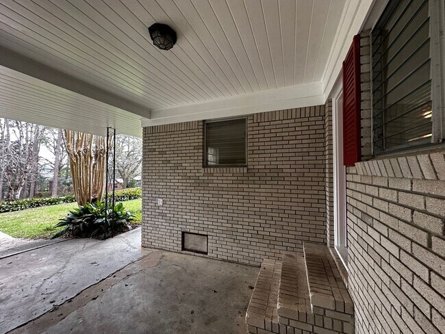 Building Photo - 2214 Joyner Dr