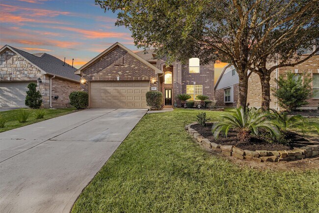 Primary Photo - 115 N Hawkhurst Cir