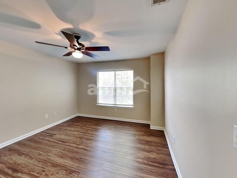 Building Photo - 1718 Stephenson Ln