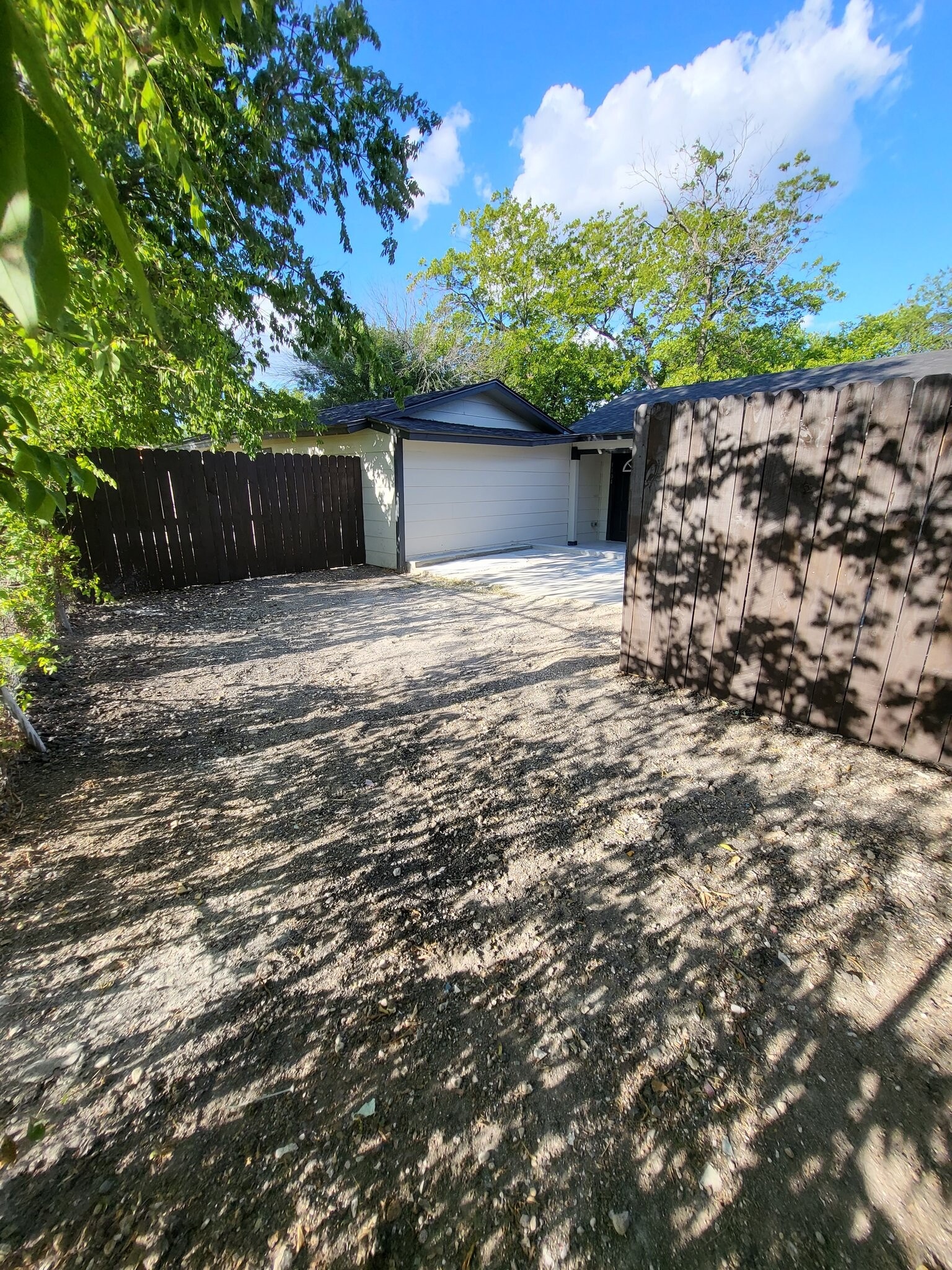 Building Photo - 2417 Castroville Rd