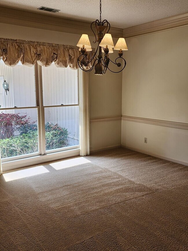 Building Photo - **AVAILABLE IN JUNE ** Landings Executive 3 Bedroom home