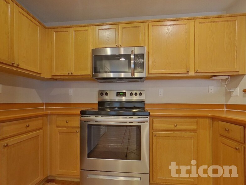 Building Photo - 24172 W Desert Bloom St