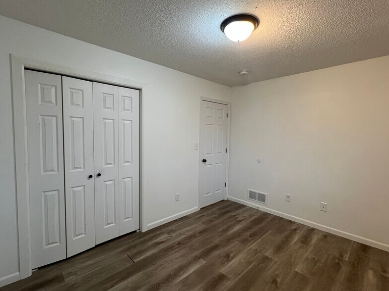 Building Photo - 5409 King Arthur Dr NW