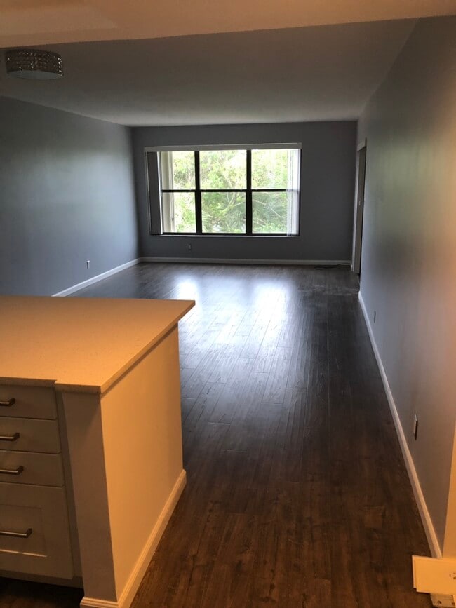 Building Photo - 2312 S Cypress Bend Dr