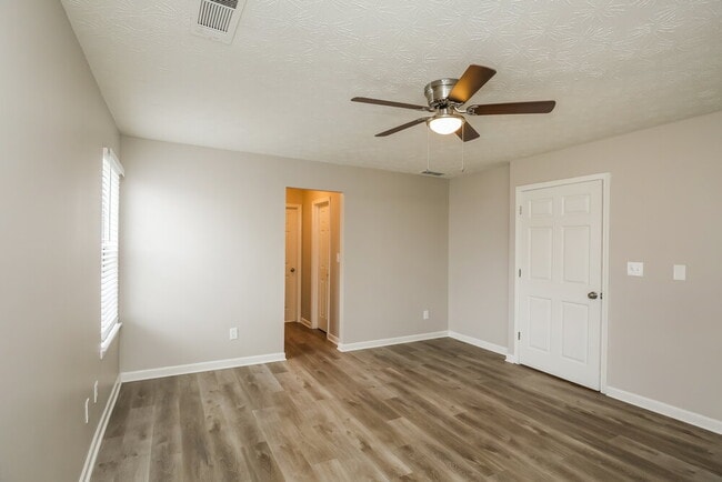 Building Photo - 765 Baskins Cir