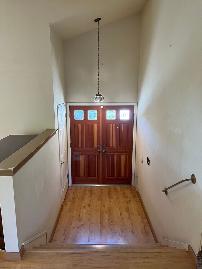 Building Photo - Beautiful East Foothills San Jose Home with Spacious Layout, Large Lot & Prime Location!