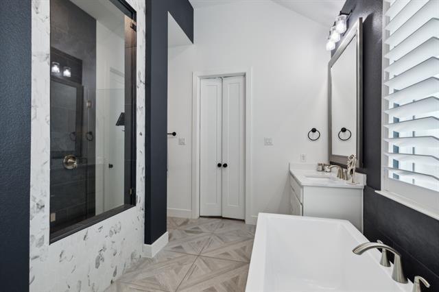 Building Photo - 2608 Camden Ct