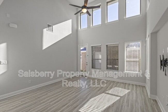 Building Photo - 2021 Daniel Dr