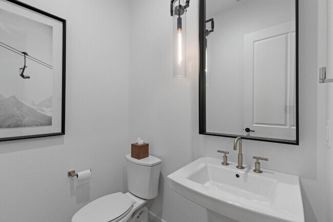 Building Photo - Colorado Luxury Redefined | Custom Ranch with Exceptional Outdoor Living & Designer Finishes