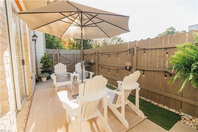 Building Photo - 2000 Picardy Ct