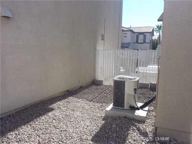 Building Photo - 7332 Ribbon Ridge Ave