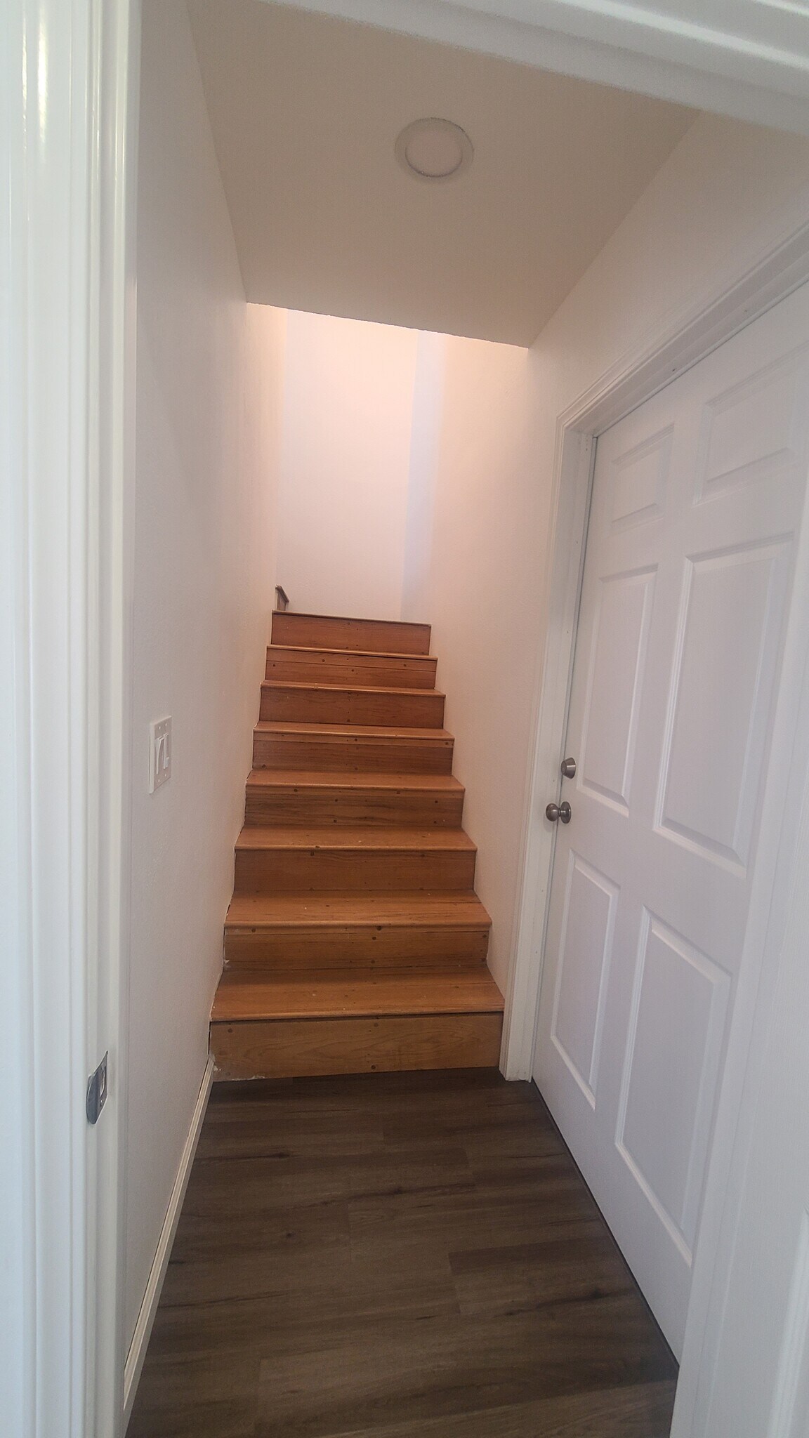 Building Photo - 3704 E Bond Ave