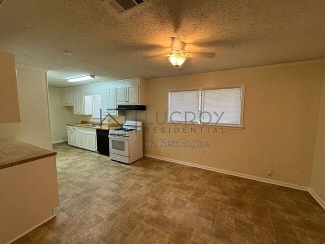 Building Photo - 3203 Harle St