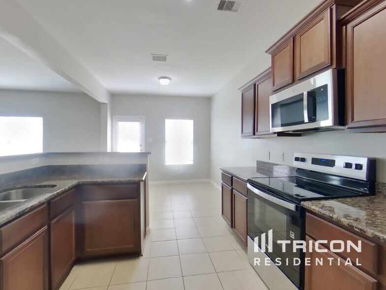 Building Photo - 5002 Pacific Ridge Ln
