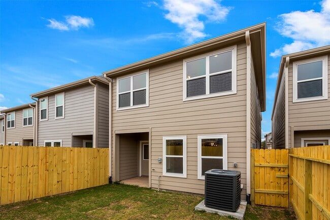 Building Photo - 17115 Wilthorne Colony Ct