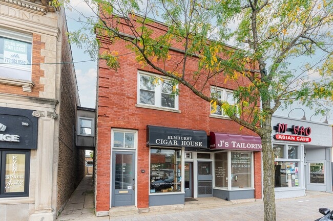 Primary Photo - 114 W Park Ave