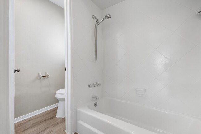 Building Photo - 4106 Cypress Hill Dr