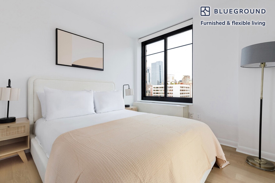 Building Photo - 180 W 20th St